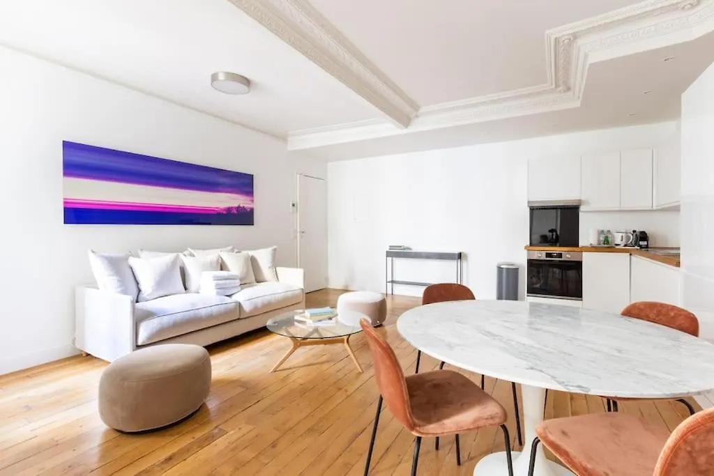 Eiffel Tower - New Renovated 4 People Apartament *